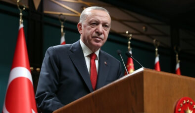 Cumhurbaşkanı Erdoğan, yargının hukukçu duruşunu tarif etti: Herkesin karşısında, her şartta sergilemeli