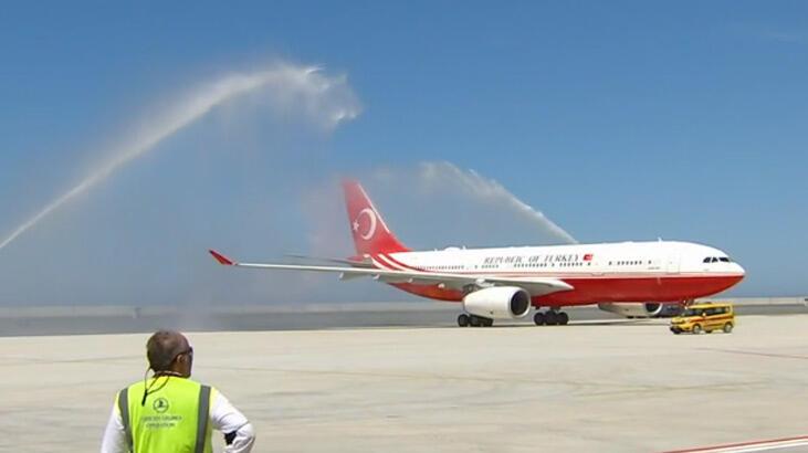 Rize-Artvin Havalimanı açılıyor! Cumhurbaşkanı Erdoğan’ı taşıyan uçak piste indi
