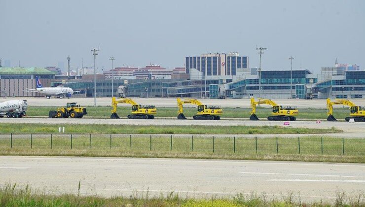 Rize Havalimanı Açılırken Atatürk Havalimanı’nın Pistlerinin Yıkımına Başlandı