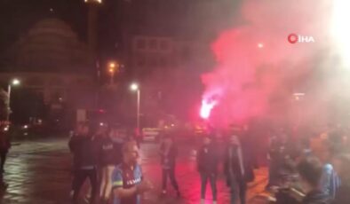 Rize’deki Trabzonsporlu taraftarlar şampiyonluğu kutladı