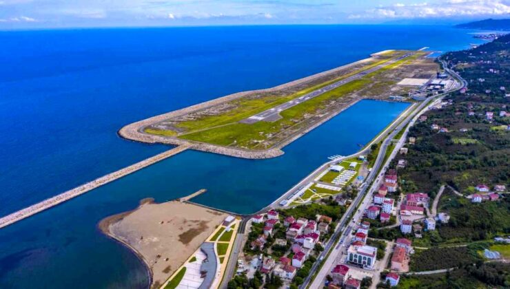 Türkiye’nin deniz üzerine yapılan ilk havaalanında 6 milyon yolcuya hizmet