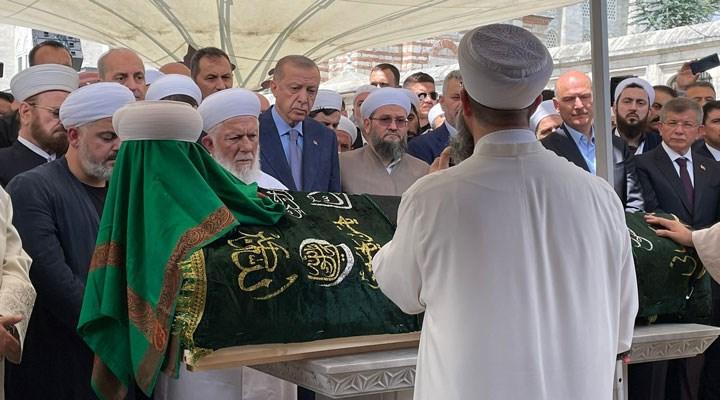 Erdoğan, Ustaosmanoğlu’nun Cenazesinde: ‘Hikmet Sahibi Bir Önderimizi Uğurluyoruz’