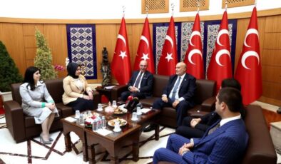 AKP ve MHP’nin ‘altılı masa’ dedikodusu: ‘Büyük bir ihtimalle o yapıdan (altılı masa) ayrılacak diye söylentiler var’