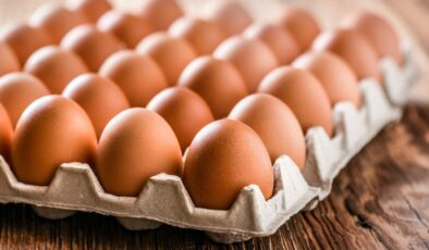 Artan maliyetler fiyatlara yansıdı: Yumurtaya yüzde yüz zam!