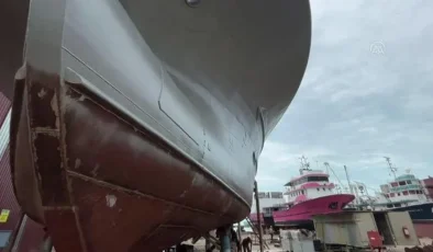 Balıkçı gemileri Trabzon’daki tersanelerde yeni sezona hazırlanıyor