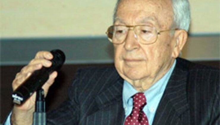 Eski Dışişleri Bakanı İlter Türkmen yaşamını yitirdi