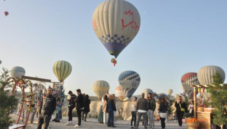 Kapadokya’da balon ‘milli’ uçuşlar euroyla: Fotoğraf çekimi 10 lira
