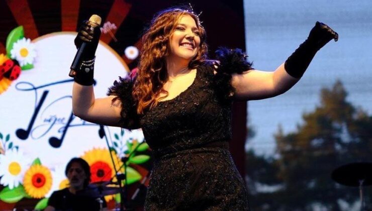 Şarkıcı Tuğçe Kandemir acı haberi konser öncesi aldı