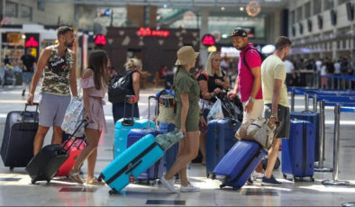 Turizm geliri ikinci çeyrekte yüzde 190 arttı