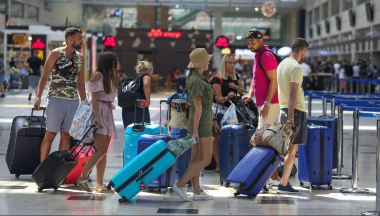 Turizm geliri ikinci çeyrekte yüzde 190 arttı