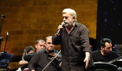 Cendere Köprüsü’nde İzmir Devlet Senfoni Orkestrası ile Kahtalı Mıçe sahne aldı