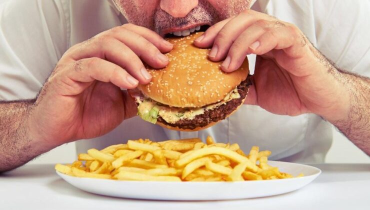 Her gün hamburger ve patates kızartması yemek Alzheimer riskini artırıyor