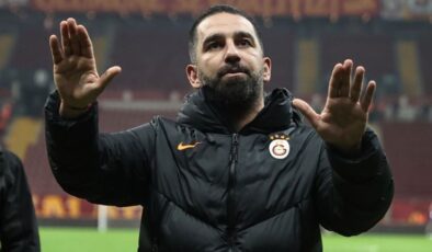 Milli futbolcu Arda Turan’dan emeklilik kararı!