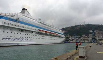 Trabzon Limanı beş yılın ardından bir kruvaziyer gemisini ağırladı