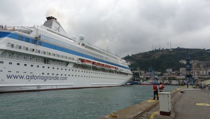 Trabzon Limanı beş yılın ardından bir kruvaziyer gemisini ağırladı