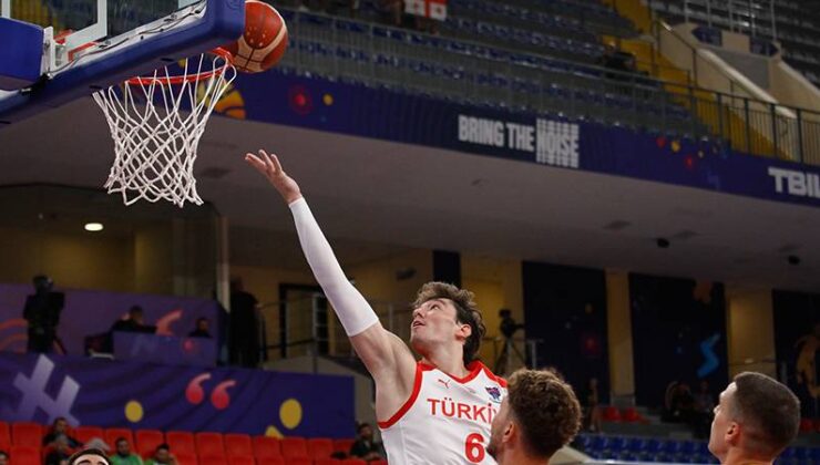 12 Dev Adam, Eurobasket’e galibiyetle başladı