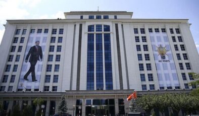 AKP Genel Merkezi’nin personel harcaması Cumhurbaşkanlığı’nda çalışan memurların maaşını geçti