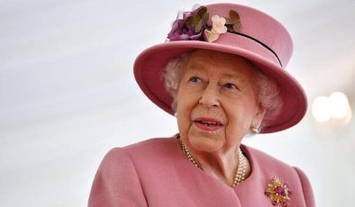 Kraliçe Elizabeth hastaneye kaldırıldı: Durumu kritik