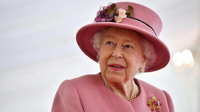 Kraliçe Elizabeth hastaneye kaldırıldı: Durumu kritik