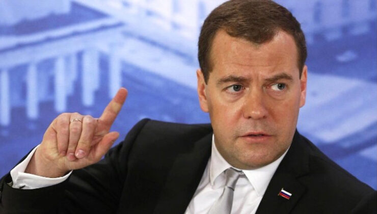 Medvedev’den ‘nükleer silah’ açıklaması: Rusya’ya katılan bölgeleri koruyacağız