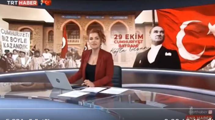 29 Ekim mesajı hedef oldu… TRT spikerinin Atatürk sözlerine ekran cezası… Şehitlerin adını okurken ağladı