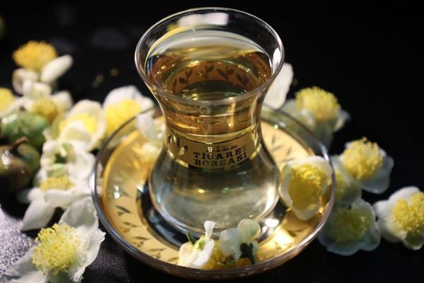 Türk çayının yeni tadı ‘çiçek çayı’ raflarda yerini aldı