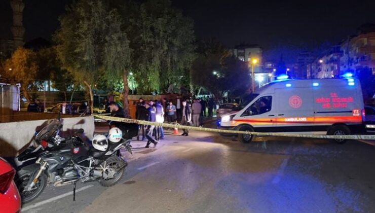 Adana’da sokak ortasında dehşet: Otomobille yanına yaklaşıp, ateş açıp öldürdüler