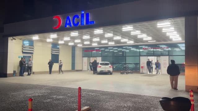 Atatürk Devlet Hastanesi Acil Servis girişlerinde deprem sonrası yoğunluk yaşandı