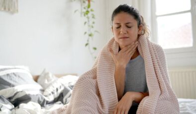 Boğaz ağrısı şikayetleri arttı… Grip mi, Covid-19 mu?