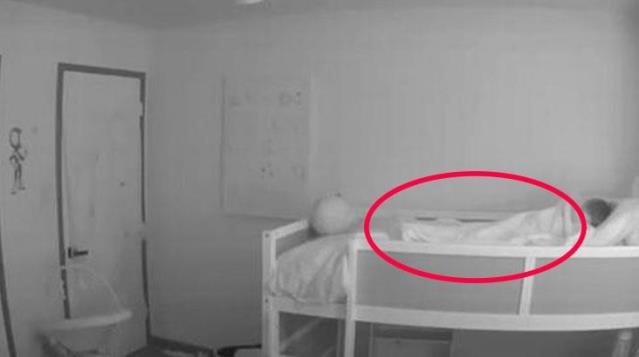 Dehşete düşüren görüntü! Evlerinde gariplik hisseden aile bebek odasına koydukları kamerada gördükleri karşısında donup kaldı