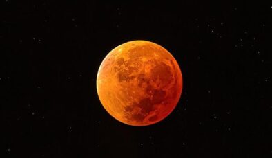 Etkileri 2 yıl sürecek ‘Kanlı Ay Tutulması’ gerçekleşti! Ünlü Astrolog Duygu Sevinç Sevin açıkladı