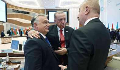 Türk devletleri zirvesinde samimi sohbet