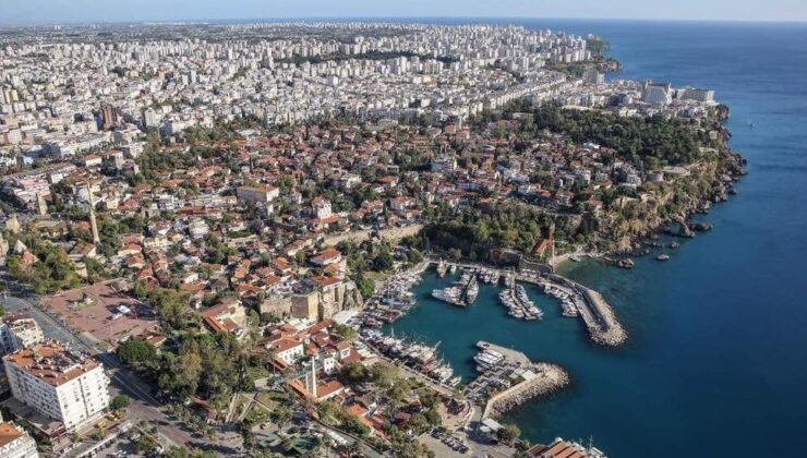 Yüksek kiralar göçe zorladı: Memurlar ve turizm çalışanları Antalya’yı terk ediyor