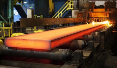 Çelik üretimi ve ihracatında sert daralma sürüyor