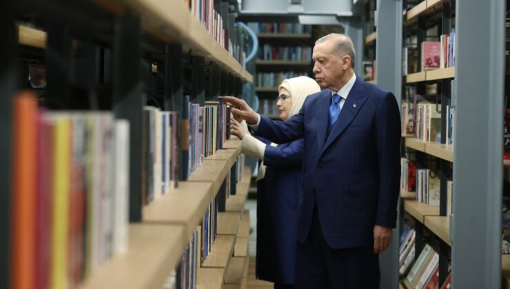 Cumhurbaşkanı Erdoğan Rami Kütüphanesi’ni gezdi