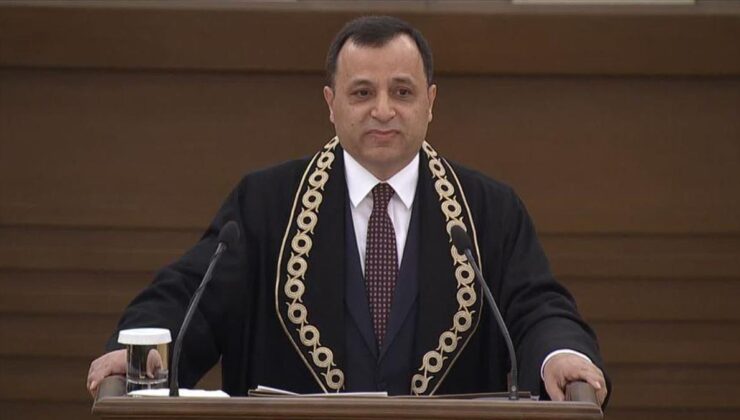 Anayasa Mahkemesi genel kurulundaki oylamada Zühtü Arslan yeniden başkan seçildi