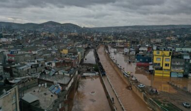 Dün, Japonya’dan faizli borç ve Afganistan’a para yardımı kararı alan belediye, bugün su pompası bulamıyor