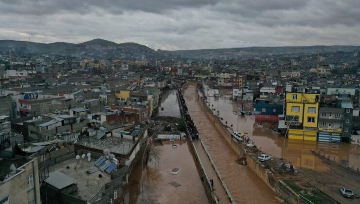 Dün, Japonya’dan faizli borç ve Afganistan’a para yardımı kararı alan belediye, bugün su pompası bulamıyor