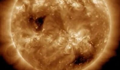 Güneş’te dev bir delik ortaya çıktı… Dünya’nın 30 katı büyüklüğünde