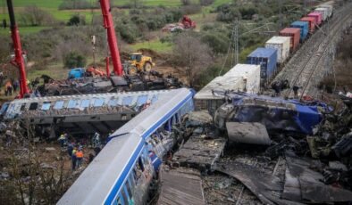 Yunanistan’ı sarsan tren kazasında yaşamını yitirenlerin sayısı artıyor