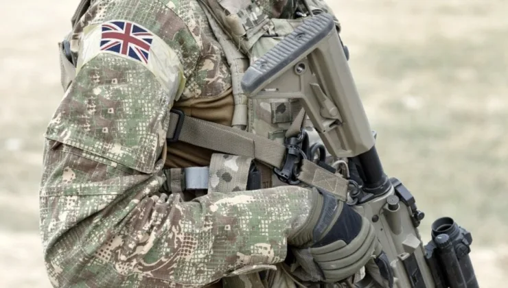 İngiliz askerler geçinmek için gıda bankalarından alışveriş yapıyor