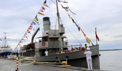 TCG Nusret N-16 Müze Gemisi Trabzon’da ziyarete açıldı