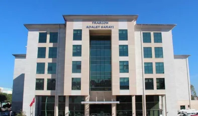 Trabzon adliyesinin girişine ‘protokol’ girişi yapılmış