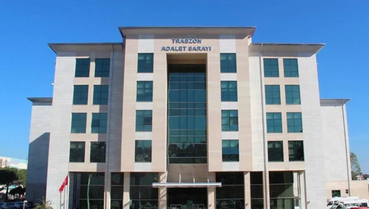 Trabzon adliyesinin girişine ‘protokol’ girişi yapılmış
