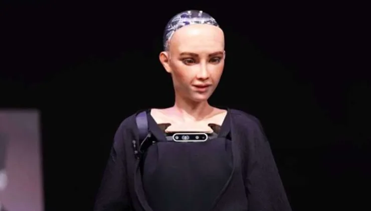 Cevabı gündem oldu: Mevzular Açık Mikrofon’da Robot Sophia’ya ‘Kılıçdaroğlu’ sorusu