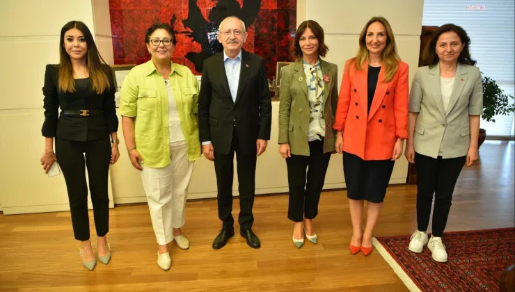 Kılıçdaroğlu, Kadın Adayları Destekleme Derneği ile bir araya geldi