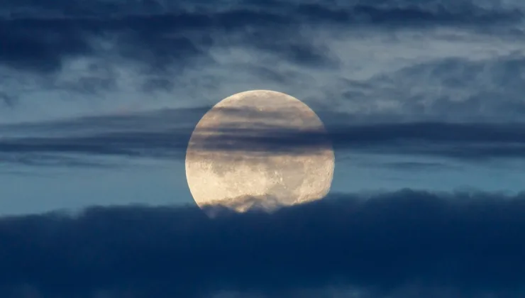 ‘Mavi Ay’ olayı bu hafta yaşanacak: Yılın en büyük ve en parlak Ay’ı olacak.