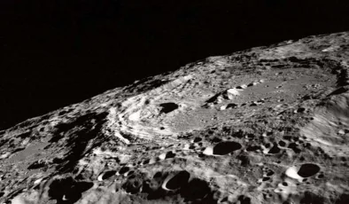 Ay’ın karanlık tarafının sır perdesi aralanıyor: Gizemli yapılar keşfedildi