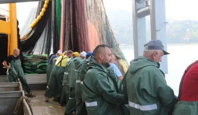Rizeli balıkçılar Vira Bismillah diyerek denize açıldı