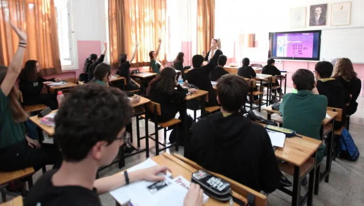 Valilik Okulun İsmindeki ’15 Temmuz’u Kaldırınca Kriz Çıktı… Devreye MEB Girdi